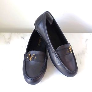 VIONIC  Black Leather loafers.  Size 6.5